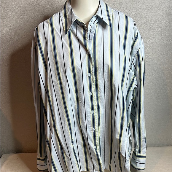 Lane Bryant Tops - 🛍️ 4 for $25 Lane Bryant Women’s Button-Up Shirt - Size 18/20
